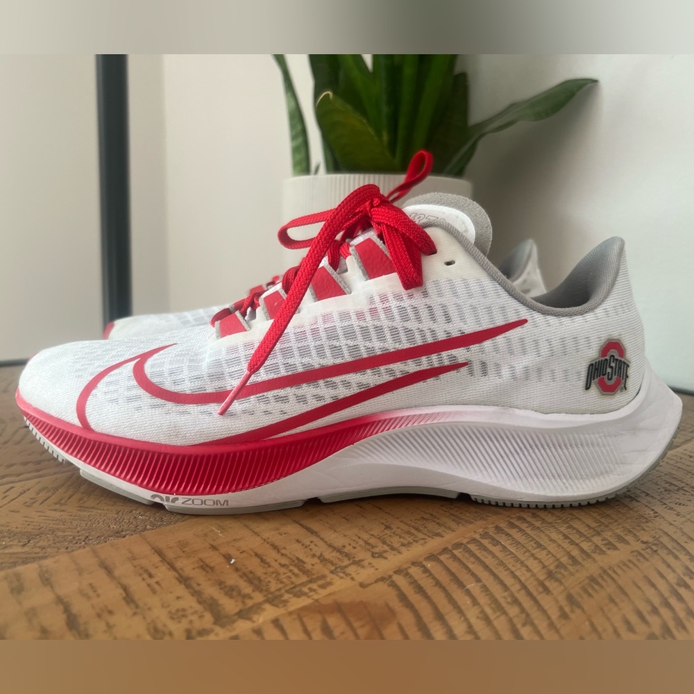 Nike Zoom Pegasus 37 Ohio State Running Shoe / Size 8